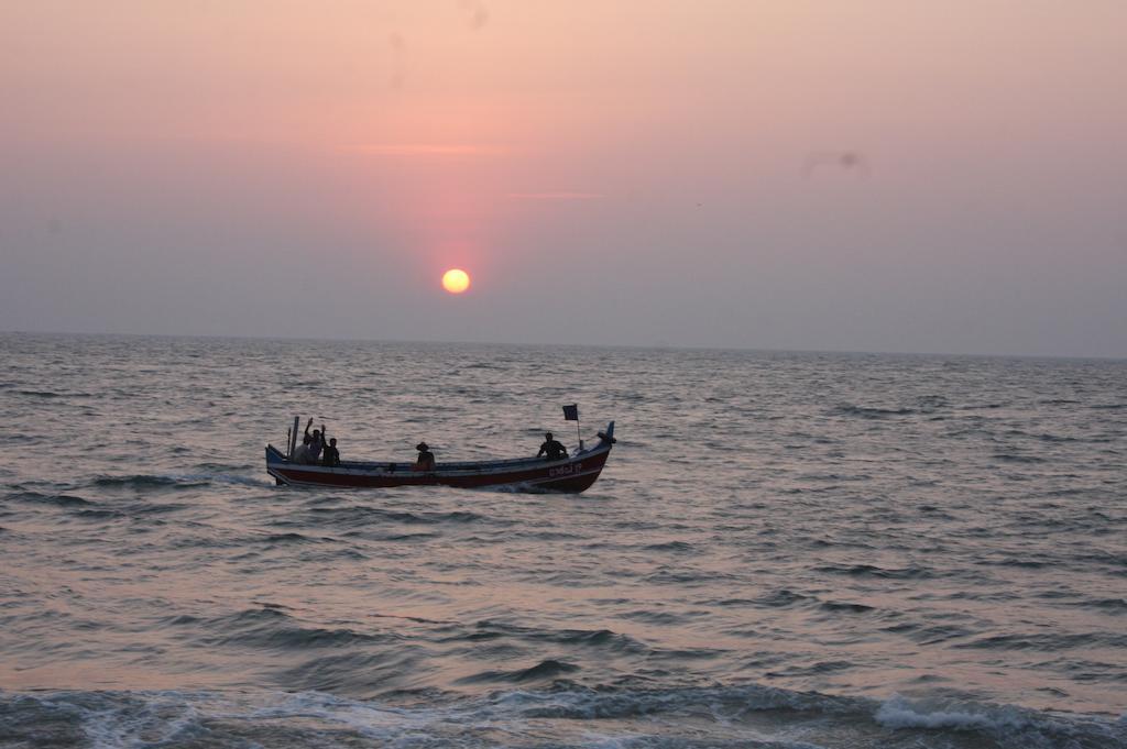 Shalom Beach Residency Alappuzha Exterior foto